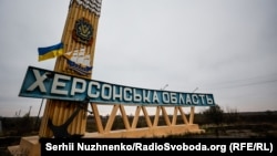 Медійники закликають побудувати «рівні та прозорі правила роботи і допуску журналістів», а також відмовитись від вибіркового підходу.