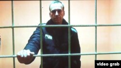 Russian opposition politician Aleksei Navalny, who is currently in solitary confinement, said on Twitter on December 21 that another inmate told him of Yevgeny Prigozhin’s two visits to the colony in recent days.
