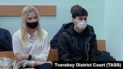 Руслан Бобиев и Анастасия Чистова в зале суда