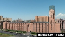 Երևանի քաղաքապետարանի շենքը, արխիվ