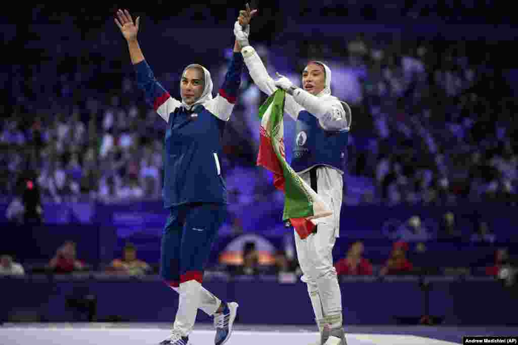 مبینا نعمت‌زاده، تکواندوکار ایرانی روز هفتم اوت (۱۷ مرداد) پیروزی بر حریف خود از عربستان سعودی، دونیا علی ابوطالب، و کسب مدال برنز تکواندو زنان در وزن ۴۹ کیلوگرم را جشن می‌گیرد.