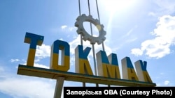 Олександр Чуб зауважив, що, за спостереженнями місцевих жителів, настрій у російських військових не войовничий