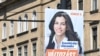 Szentkirályi Alexandrának, a Fidesz–KDNP főpolgármester-jelöltjének választási plakátja a Blaha Lujza téren 2024. június 6-án