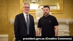 За словами джерел FT, Стармер закликав Трампа і Зеленського завершити угоду про корисні копалини після конфлікту в Овальному кабінеті