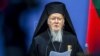 Patriarhul Ecumenic al Constantinopolului Bartolomeu I vorbește în timpul unei conferințe de presă după întâlnirea sa cu prim-ministrul Lituaniei, Ingrida Simonyte, la sediul guvernului din Vilnius, 21 martie 2023.
