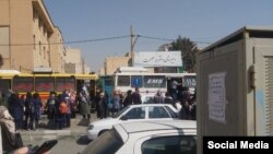 اعزام نیروهای درمانی به مدارسی که هدف مسمومیتهای مشکوک با گاز قرار گرفتند