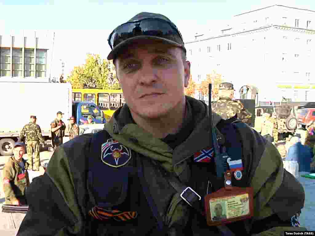 Александр Беднов, 1969-2015. Уроженец Луганска Беднов работал в советском ОМОНе. После распада СССР служил в министерстве внутренних дел Украины. В 2014 году, когда на востоке Украины вспыхнула напряжённость, Беднов создал сепаратистское ополчение, которое начало патрулировать Луганск. Некоторое время он занимал должность «министра обороны» сепаратистского квазигосударственного образования «ЛНР». В январе 2015 года колонна, в которой находился Беднов, подверглась обстрелу. Он и ещё шесть человек погибли. Вскоре после этого сепаратистские власти заявили, что Беднов погиб при сопротивлении задержанию, и заявили, что его подозревали в похищениях и пытках местных жителей. Известный лидер сепаратистов Игорь Гиркин назвал убийство «бандитской засадой» 