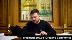 Президент Володимир Зеленський 10 лютого провів нараду щодо українського виробництва зброї та боєприпасів