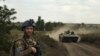 Një ushtar ukrainas afër Bahmutit në lindje të Ukrainës. Fotografi nga arkivi. 