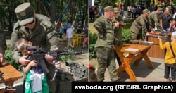 Ruski vojnici 272. motorizovanog puka na prazniku 3. jula 2023. u Lepelu