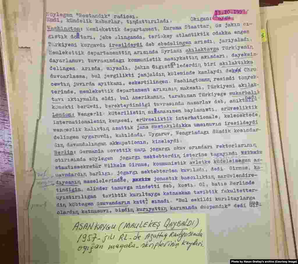 "Бостандық радиосы" кезінде бас редактор болған ақын Мәулікеш Қайбалдының "Қайғы" атымен әзірлеген жаңалықтары. Азаттық радиосы Қазақ бөлімінің бұрынғы директоры Хасен Оралтайдың жеке қорынан.