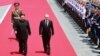 Vladimir Putin este primit de Kim Jong Un la Phenian, 19 iunie 2024. Președintele rus și-a exprimat recunoștința pentru „sprijinul neclintit” al Coreei de Nord, iar Kim Jong Un a promis Rusiei „sprijin deplin” în Ucraina.