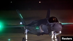 Истребитель F-35 в Израиле на авиабазе Неватим