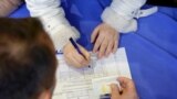 Kosovar Serbs Start Signing Petitions To Oust Ethnic Albanian Mayors