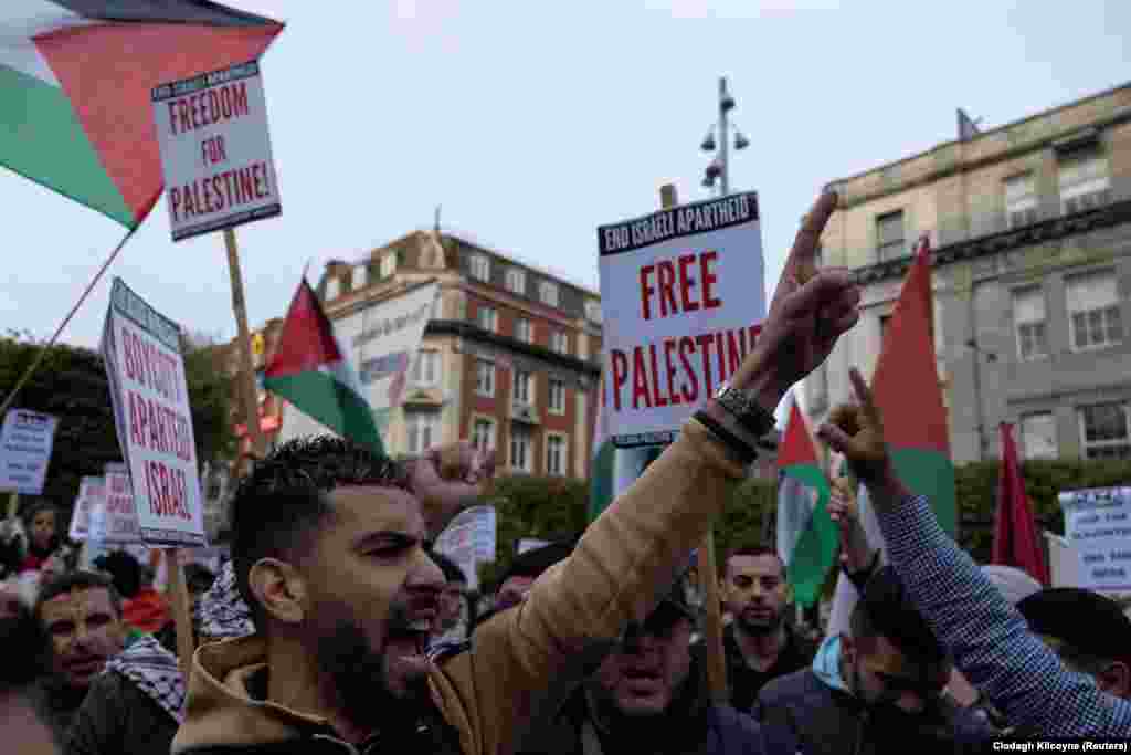 Demonstranti na protestu solidarnosti "Stojimo uz Palestinu", Dablin, 11. oktobar 2023.