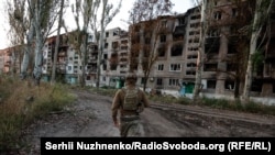 Руїни спаленого війною Вугледару: як живе місто, за яке тривають запеклі бої (фотогалерея)