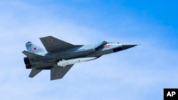 З цього літака російські війська можуть запускати ракети «Кинджал»