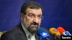 محسن رضایی می‌گوید که مجمع تشخیص مصلحت، «منافع نظام و مردم» را در بررسی لوایح سه‌گانه دنبال می‌کند.