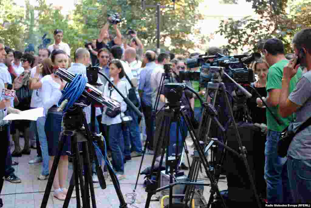 Protestni marš novinara zbog gašenja medija, otpuštanja novinara i korupcije, Skopje, 04.07.2011. Foto: RSE