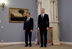 Gitanas Nauseda litván elnök (j) és Antony Blinken amerikai külügyminiszter Vilniusban 2022. március 7-én