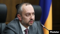 Armenia - Eduard Aghajanian, chairman of the Armenian parliament committee on foreign relations, at a news conference in Yerevan, April 15, 2022.