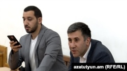 Ակտիվիստ Սամվել Վարդանյանը և նրա պաշտպան Ռուբեն Մելիքյանը դատարանում, Երևան, 8-ը ապրիլի, 2025թ.