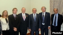Լեռնային Ղարաբաղի նախագահ Բակո Սահակյանը ուրուգվայցի խորհրդարանականների հետ, Ստեփանակերտ, 13-ը նոյեմբերի, 2012թ.