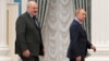 Олександр Лукашенко (л) і Володимир Путін (фото ілюстративне)