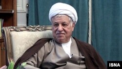 رییس مجمع تشخیص مصلحت نظام و رییس مجلس خبرگان رهبری در ماه های گذشته، بیشترین حجم انتقادها و تندترین حملات های حامیان دولت را تحمل کرده است.
