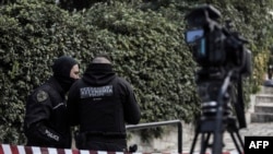 Атина- Грчката полиција врши увид на местото каде што беше убиен новинарот Јоргос Карајваз,09.04.2021
