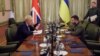 Борис Джонсон и Владимир Зеленский в Киеве, 9 апреля 2022 года
