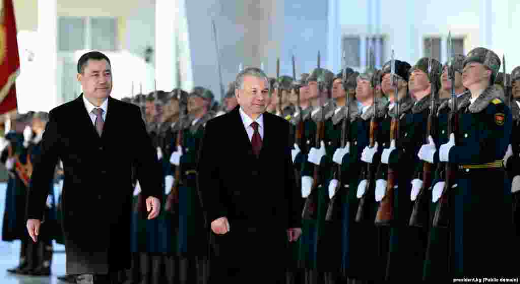  26-январда Өзбекстандын президенти Шавкат Мирзиёев Кыргызстанга мамлекеттик сапары менен келди. Бул сапардын алкагында эки өлкөнүн башчылары өз ара алака-катышты талкуулап, чек арага тиешелүү жана башка бир катар документтерге кол коюшкан. 