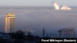 Алматы, покрытый туманом. 12 января 2022 года
