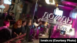 A Dozsgy tévé stúdiója 2022. július 18-án