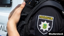 За даними поліції, вантажний автомобіль «КамАЗ» зіштовхнувся з маршрутним таксі, у якому перебували 20 людей