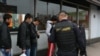 Мигрантов депортируют за свой счет