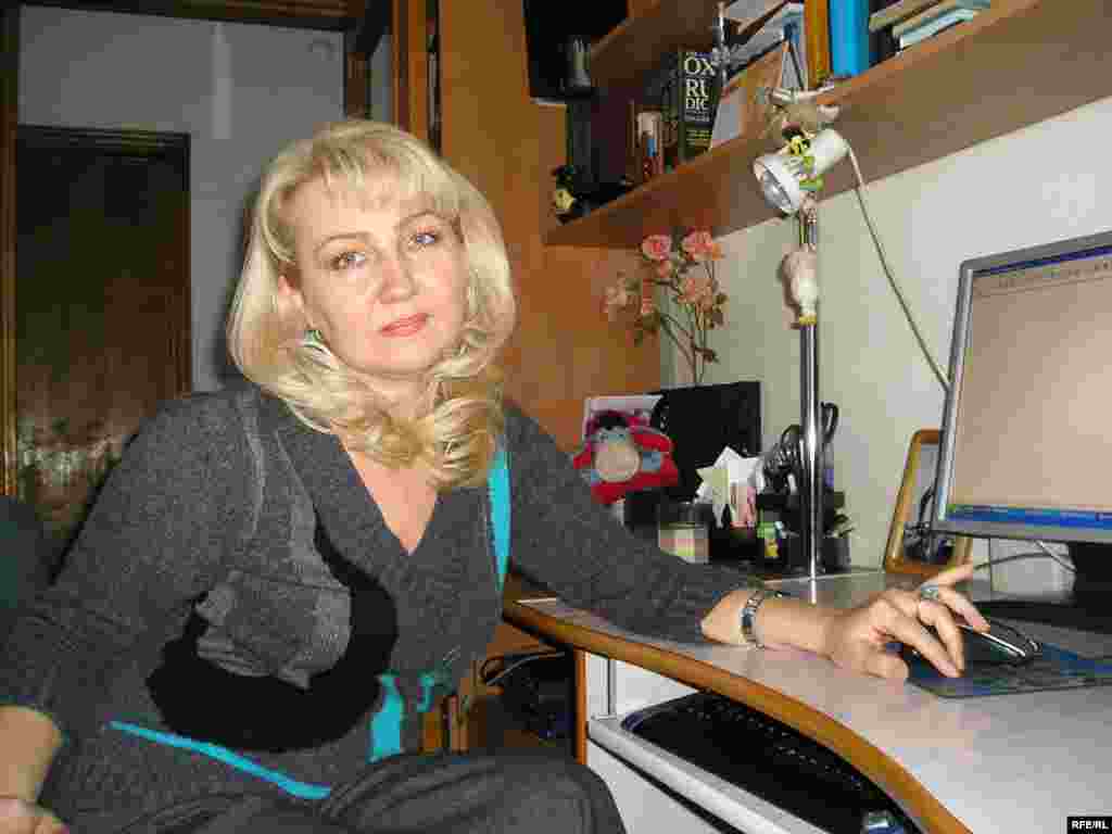 Жена Жовтиса Светлана Витковская. - Светлана Витковская, жена заключенного правозащитника Евгения Жовтиса, дает интервью корреспонденту радио Азаттык. Алматы, 10 ноября 2009 года.
