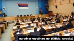 Prva i najkontroverznija odluka već je na stolovima poslanika Narodne skupštine RS