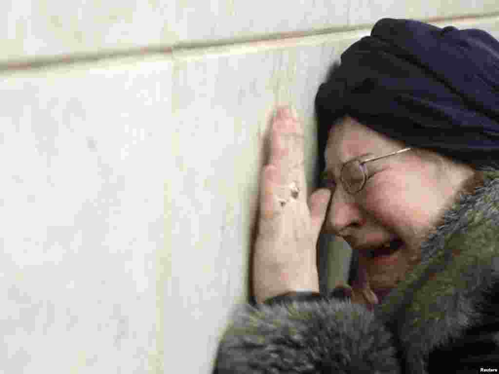 Rusija - U bombaškim napadima na metro stanice u Moskvi, poginulo je 39 ljudi, 30.03.2010. Foto: Reuters / Alexander Natruskin