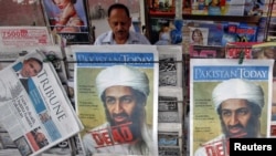 Pakistanyň Lahor şäherindäki ýoluň kenarynda, 3-nji maý.