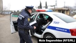 პოლიციას თავშესაფარში გადაჰყავს უსახლკარო
