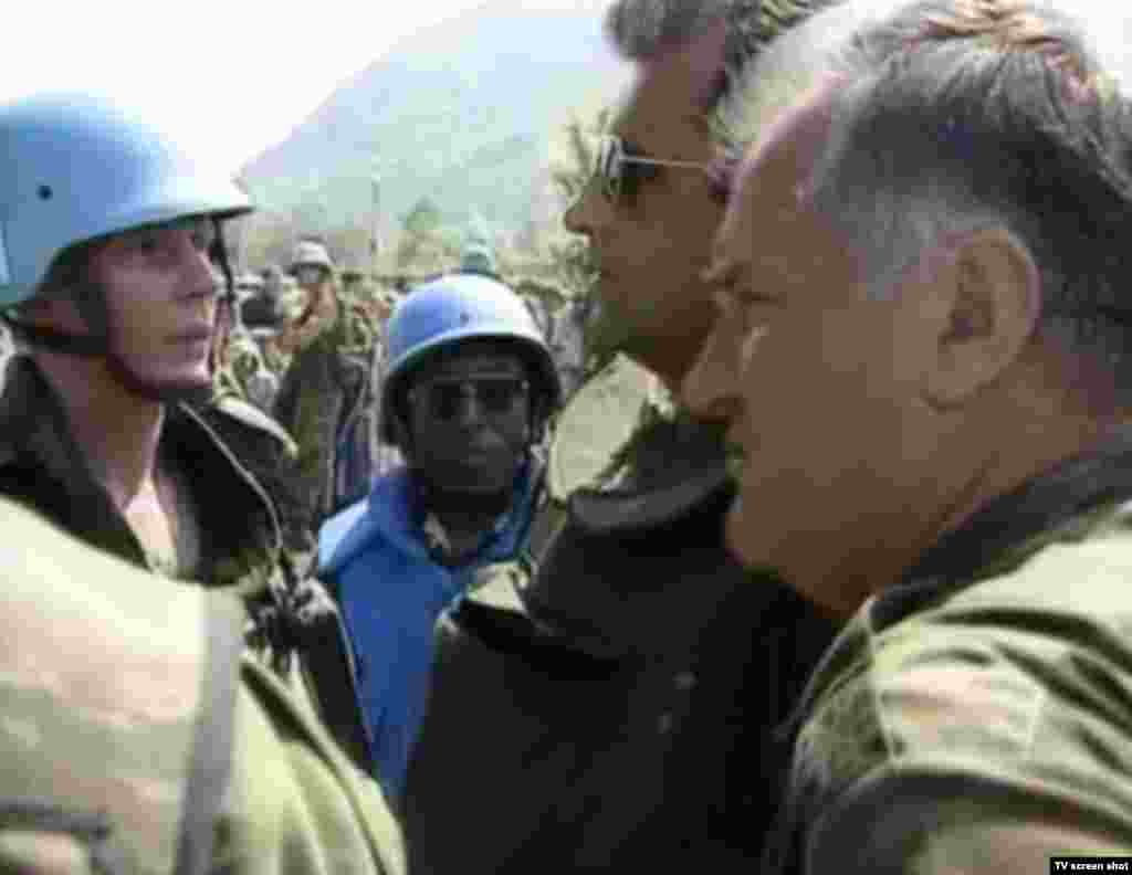 İyul 1995. Mladic Srebrenicada.
