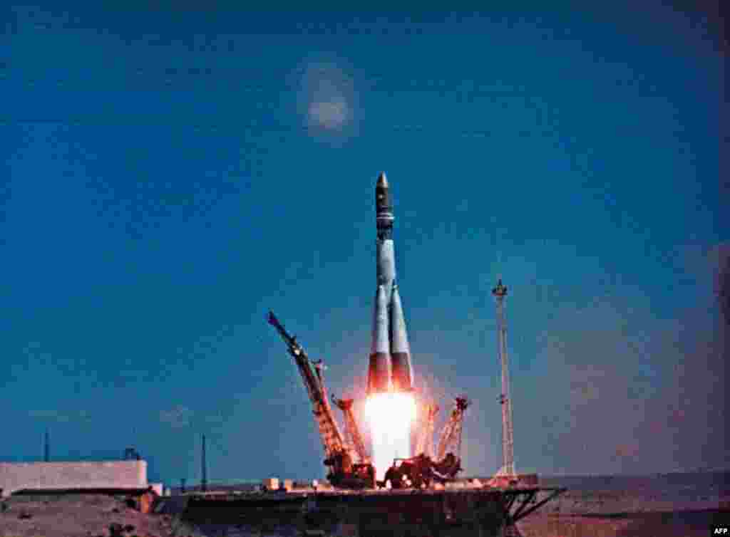 Старт ракеты с космическим кораблем «Восток-1». 12 апреля 1961 года.
