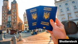 «Як випливає з аналізу результатів дослідження, в українському суспільстві на сьогодні відсутня підтримка ідеї запровадження подвійного (множинного) громадянства»