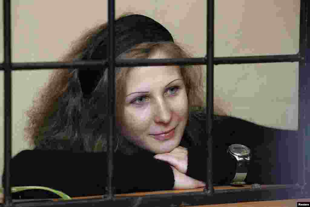 Участница группы Pussy Riot Мария Алехина 17 августа 2012 года приговорена к двум годам лишения свободы по статье "хулиганство", отбывает наказание в Нижнем Новгороде