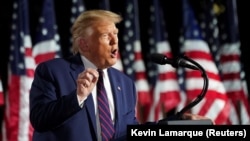 Donald Trump amerikai elnök mond beszédet a Fehér Házban újabb elnökjelöltsége elfogadásakor, 2020. augusztus 27. REUTERS/Kevin Lamarque