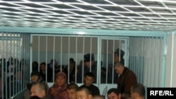 "Ноокат тополоңу" боюнча 32 хизбутчу атыккан адам кармалып, 8 жылдан 20 жылга чейин эркинен ажыратылган 