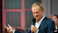 Lideri i opozitës polake, Donald Tusk e ka shpallur veten fitues të zgjedhjeve, për shkak të mundësisë për formim të koalicionit qeveritar.