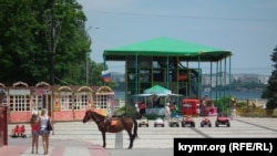 У керченському парку розваг – небагатолюдно
