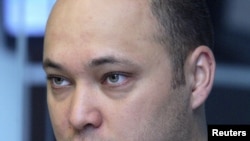 Бүгүнкү гезиттер Максим Бакиевдин Лондондо кармалышын күндүн башкы темасы катары жазып чыкты.